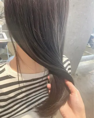 ロング カラー 山下 千明のヘアスタイル