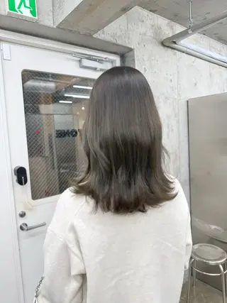 ミディアム カラー たいき/グレージュ 透明感/髪質改善のヘアスタイル