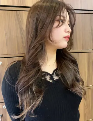 ロング デザインカラー⭐️ Yamauchiのヘアスタイル