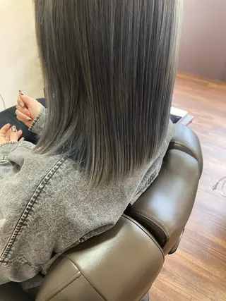 ミディアム 池岡 洋子のヘアスタイル
