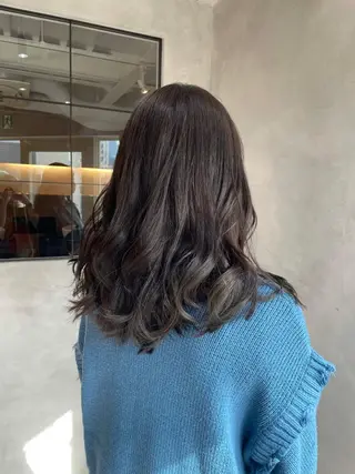 ロング カラー ブリーチ/ハイトーン 艶カラー/ユリナのヘアスタイル