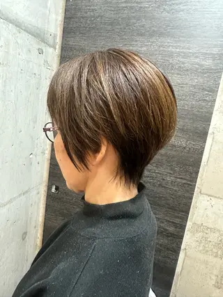 ショート カラー 保井 実奈美のヘアスタイル