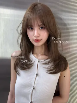 ミディアム Miyu/透明感 カラー/レイヤーのヘアスタイル