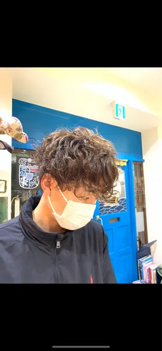 ショート カラー パーマ メンズ 仲地 大地のヘアスタイル