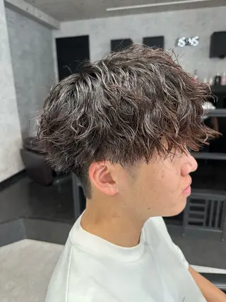 ショート パーマ メンズ ユウ🪄 パーマ指名No1のヘアスタイル