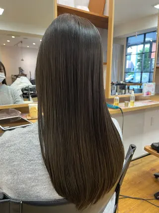 ロング 泉 綾乃モーラ[鳳店]のヘアスタイル