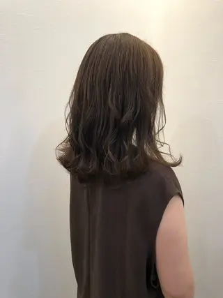 カラー ツノガイ エリのヘアスタイル
