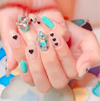 ネイル CROWN プライベートサロンのネイルデザイン