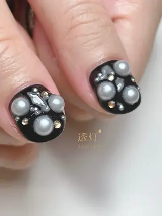 ネイル 透灯 TOUTOU 🪄のネイルデザイン