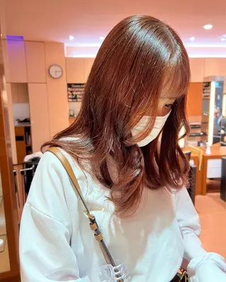 ロング カラー 柴田 綺音のヘアスタイル