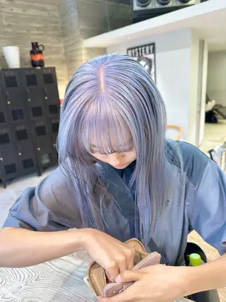 セミロング カラー kai .のヘアスタイル