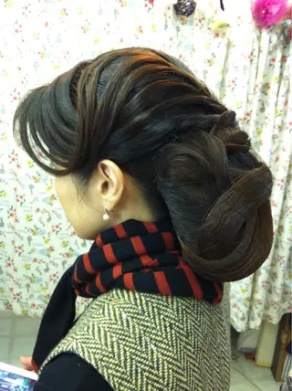 ヘアアレンジ 上辻 博司のヘアスタイル