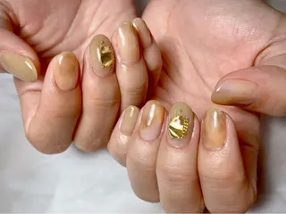 ショート カラー ネイル マツエク・マツパ illum hicariのネイルデザイン