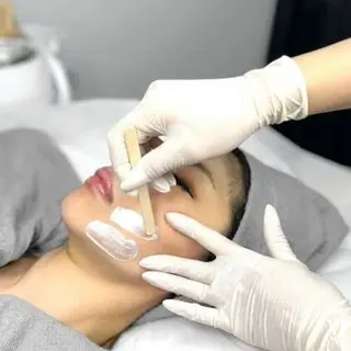 美顔・小顔専門店 LOUISの眉毛・アイブロウイメージ