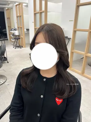ロング カラー 柔らかオリーブ🌿 HIMARI🌻のヘアスタイル