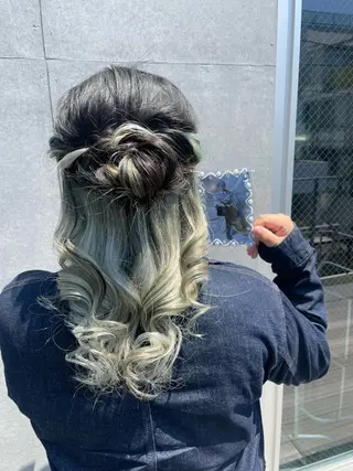 ヘアアレンジ インナーカラー 推し ブリーチ  髪質改善のヘアスタイル