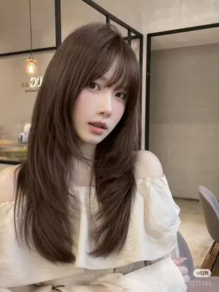 ロング カラー 🖤ハイトーン× レイヤー🖤SARAのヘアスタイル