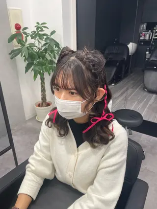 セミロング ヘアアレンジ COCO .のヘアスタイル