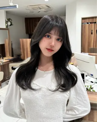 ロング カラー 🩷渋谷/韓国/レイ ヤー/透明感Sayaのヘアスタイル