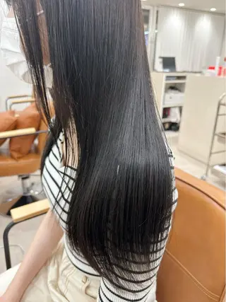 ロング 越後 遥/ 透明感カラー🪞🤍のヘアスタイル