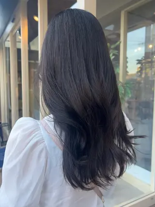 カラー 川筋 桃果のヘアスタイル