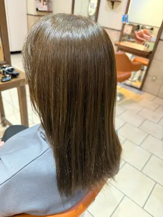 セミロング カラー 井上 琉菜のヘアスタイル