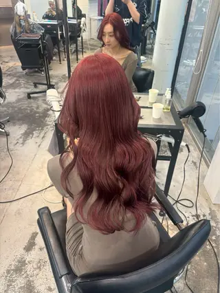 ロング カラー ヘアアレンジ 八木ケ谷 澪のヘアスタイル