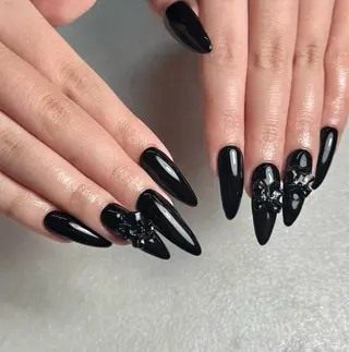 ネイル 🐈‍⬛ Minamiのネイルデザイン