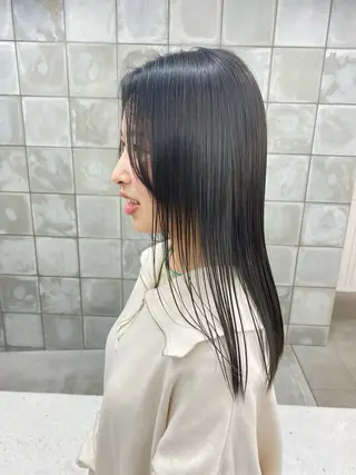 ミディアム 谷口 瑠愛のヘアスタイル