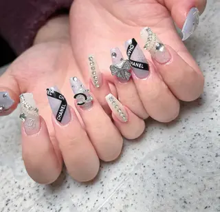 ネイル Queens 榊 まおのネイルデザイン