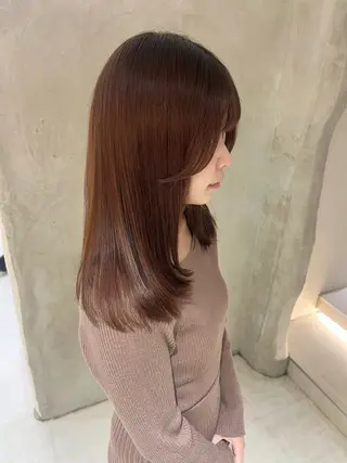 セミロング 切りっぱなしボブ/ 艶カラー/綾莉のヘアスタイル