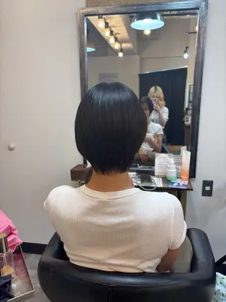 ショート レイヤー/切りっぱな しボブ✨️みずか💜のヘアスタイル