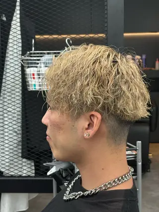 パーマ 渋谷メンズパーマ 渡邊優輝のヘアスタイル