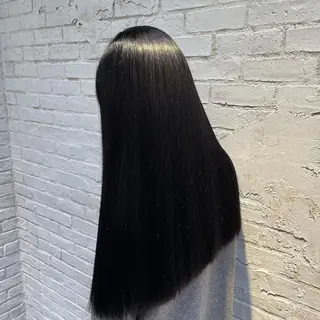 ロング 千代 夏輝のヘアスタイル