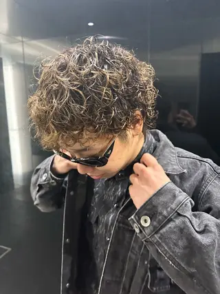 パーマ メンズ ケアブリーチ特化✨/ 艶カラー/エクステのヘアスタイル