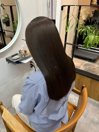 ロング 【モエカ】グランジ ウルフ/ハイトーンのヘアスタイル