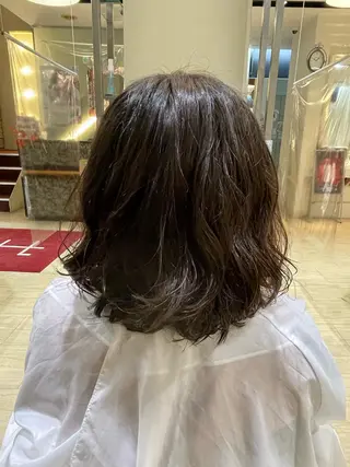 ミディアム 蓮田 葵のヘアスタイル