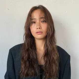 ロング パーマ 垢抜け小顔レイヤー オリーブ/スミレのヘアスタイル