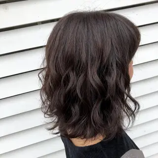 ミディアム カラー 菅沢 奈生のヘアスタイル