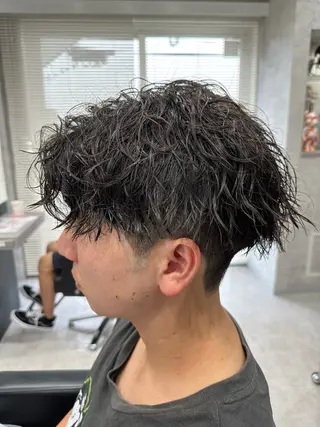 ショート パーマ メンズ ユウ🪄 パーマ指名No1のヘアスタイル