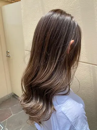 ロング カラー レディースカット SHIORIのヘアスタイル