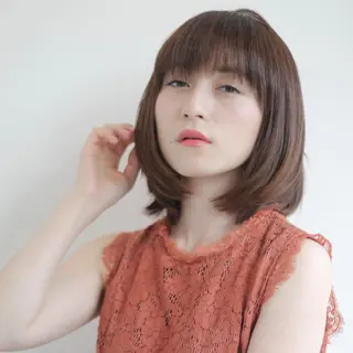 ミディアム 高橋 亜紀のヘアスタイル