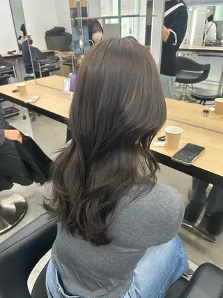 ロング カラー YUKA🤍ベージュ /ミルクティーのヘアスタイル