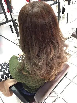 ミディアム セミロング カラー 西村 達哉のヘアスタイル