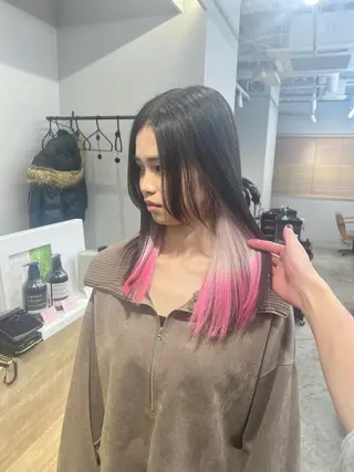 セミロング カラー ブリーチ毛の縮毛矯正 ハイトーン/岡本智樹のヘアスタイル