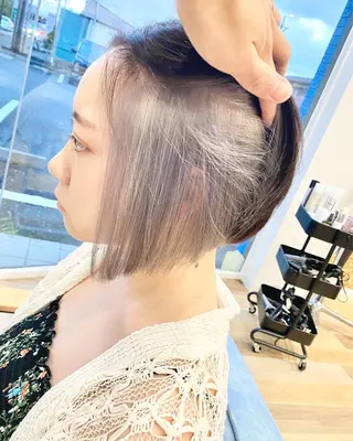 ショート ケアブリーチ 黒瀬有汰のヘアスタイル