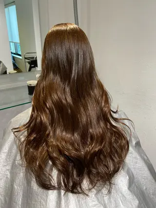 セミロング カラー センターパート特化 井上健太のヘアスタイル