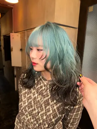 セミロング カラー 海外レイヤー/ ブロンドKazuhaのヘアスタイル