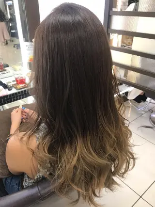 ロング カラー ヘアアレンジ 馴染ませNo.1🧃 エクステ・アレンジのヘアスタイル