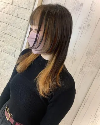 セミロング カラー ヘアアレンジ 今村公介 ブリーチ特化、派手髪のヘアスタイル